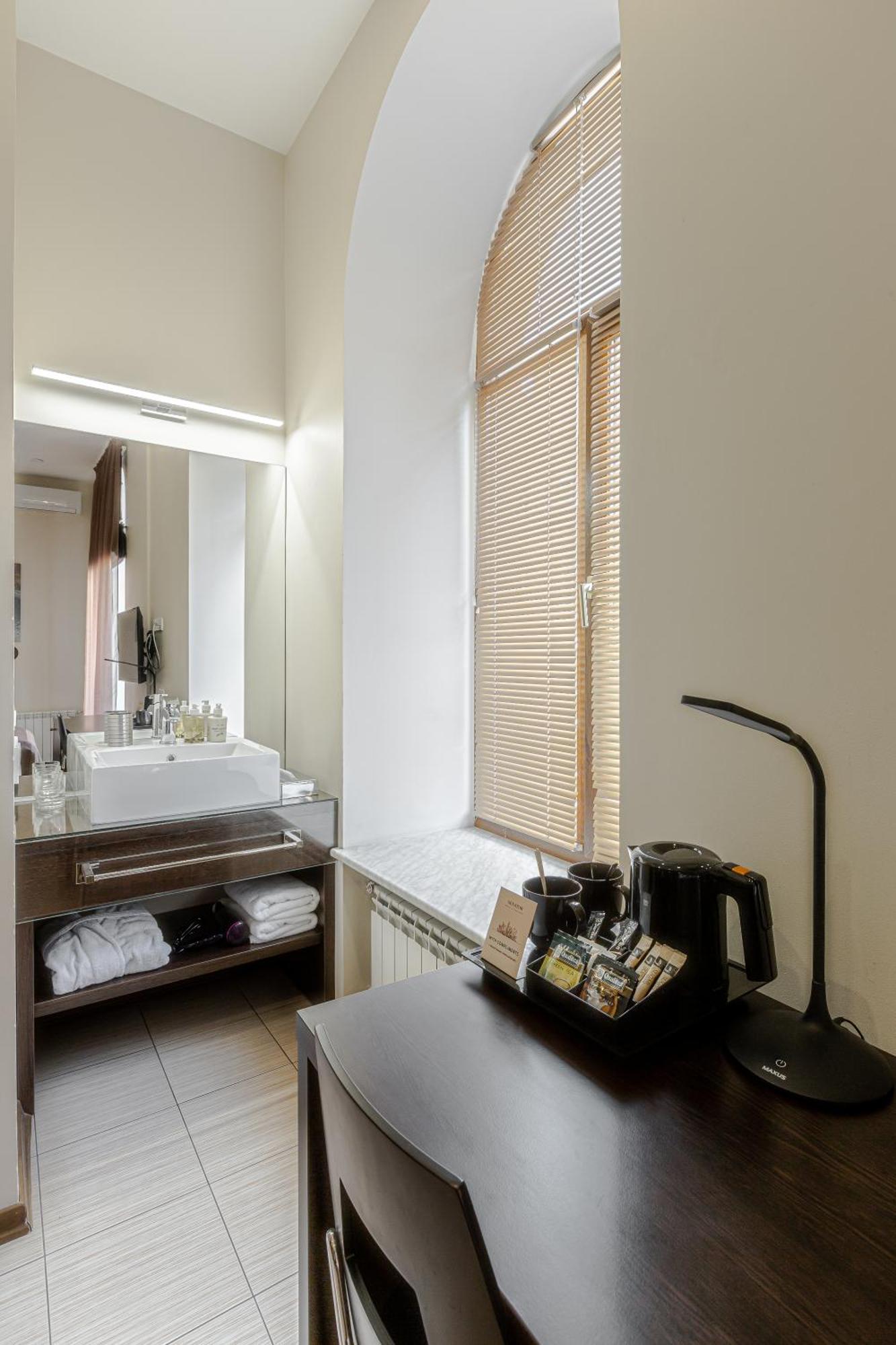 Incognito Boutique Hotel Kyiv Exterior photo